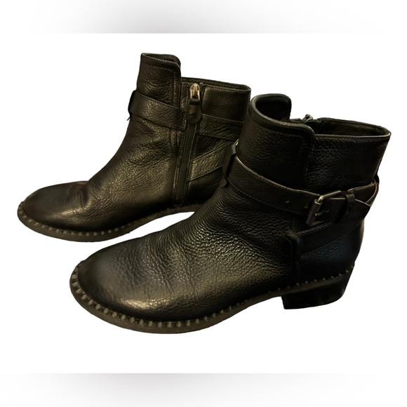 Gentle Souls by Kenneth Cole‎ Women’s Black Leather Best Moto Booties Size 7.5 - Picture 1 of 10